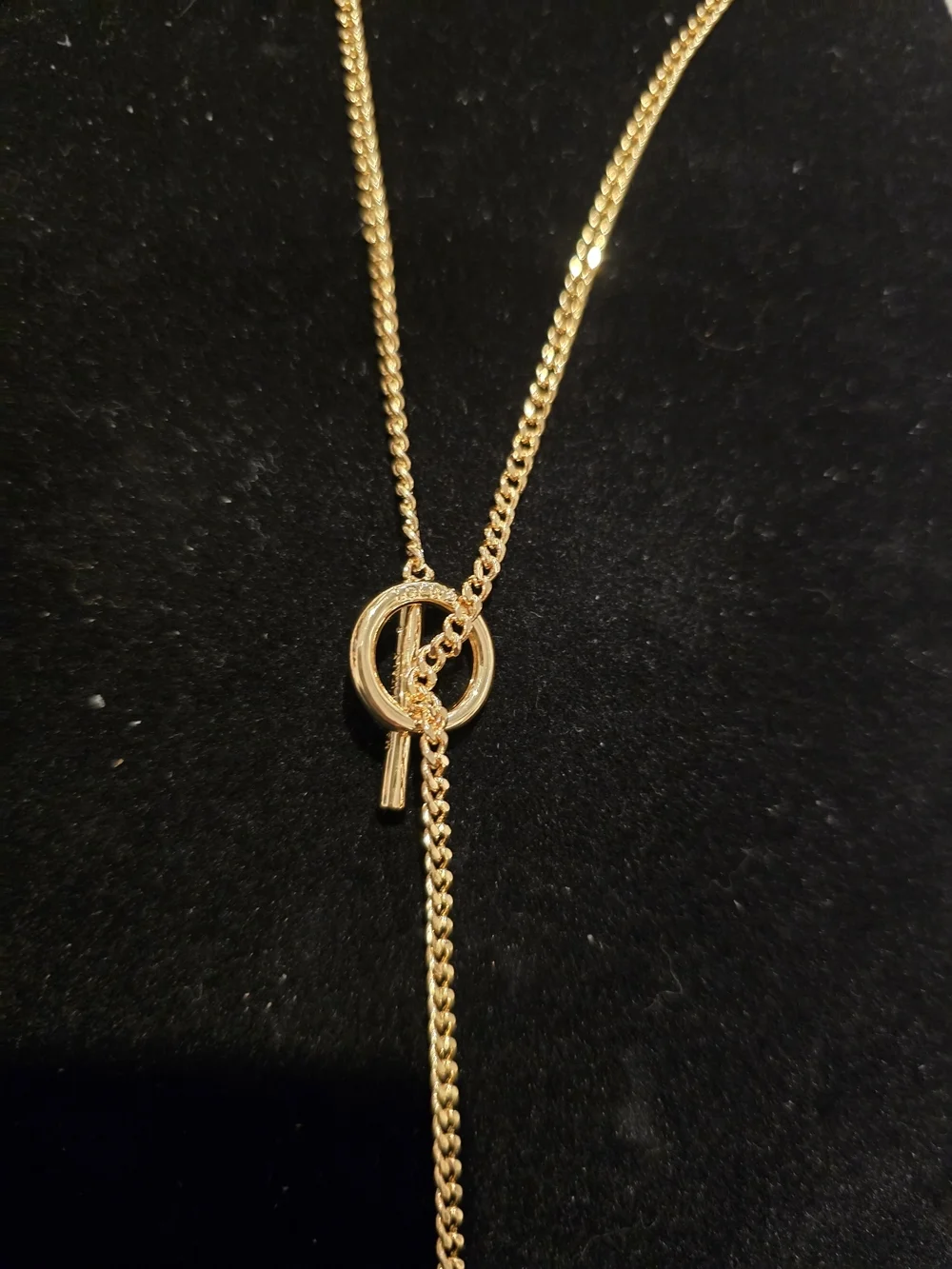 LOEWE 18kgp Loewe Gold-Tone Women's Lariat Necklace with Filigree Pendant